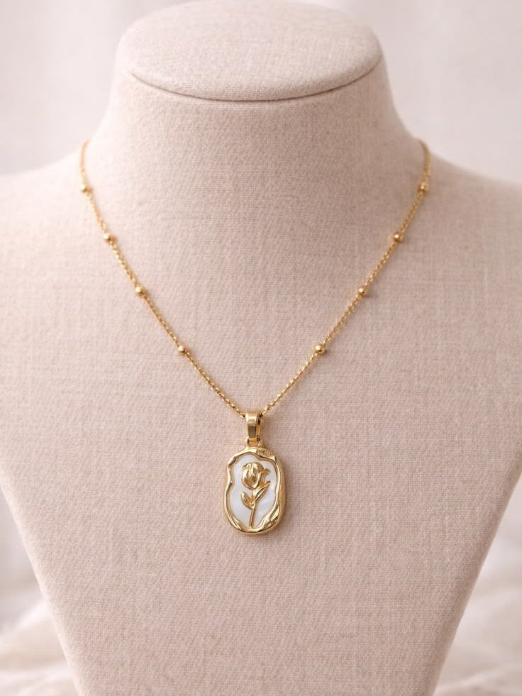 Floral Pendant Necklace