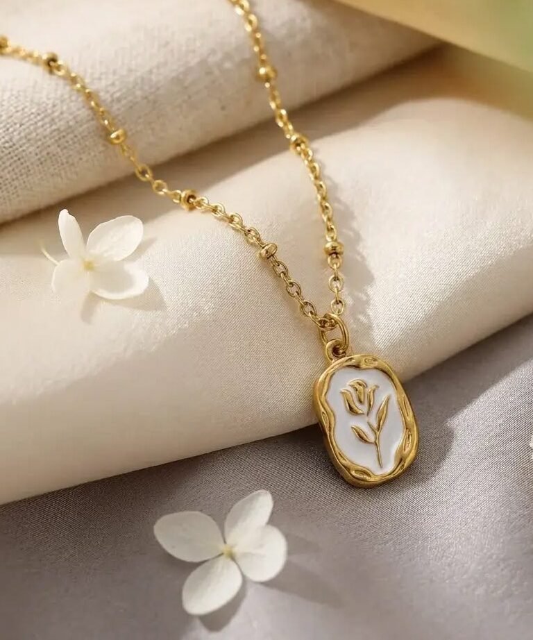 Floral Pendant Necklace
